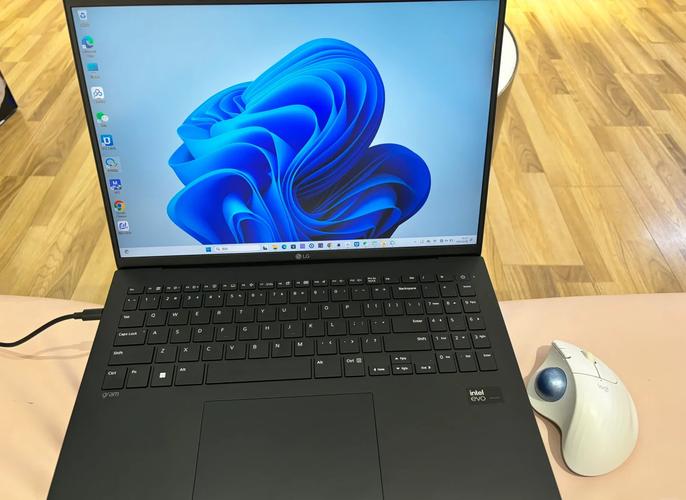 LG gram 16 2-in-1 2024 - 超轻大屏翻转本_资料手册-4 LG gram 16 2-in-1 2024 - 超轻大屏翻转本_资料手册-4