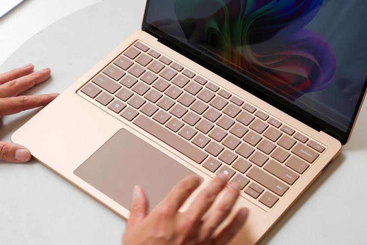 微软（Microsoft）Surface Book - 二合一高性能笔记本_资料大全-4