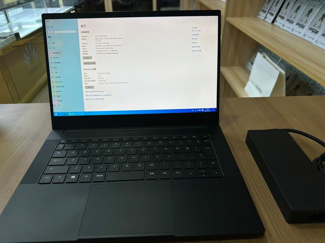 雷蛇(Razer)灵刃14 - 高性能游戏笔记本_百科资料-4 雷蛇(Razer)灵刃14 - 高性能游戏笔记本_百科资料-4