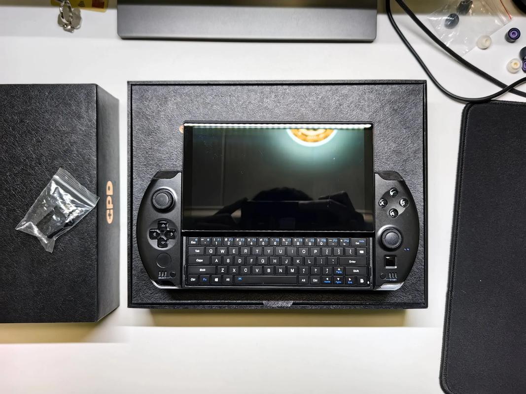 GPD WIN 4 - 掌上游戏本_百科资料-2