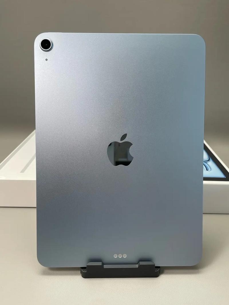 苹果新MacBook Air 11寸系列 – 轻薄便携笔记本_百科资料