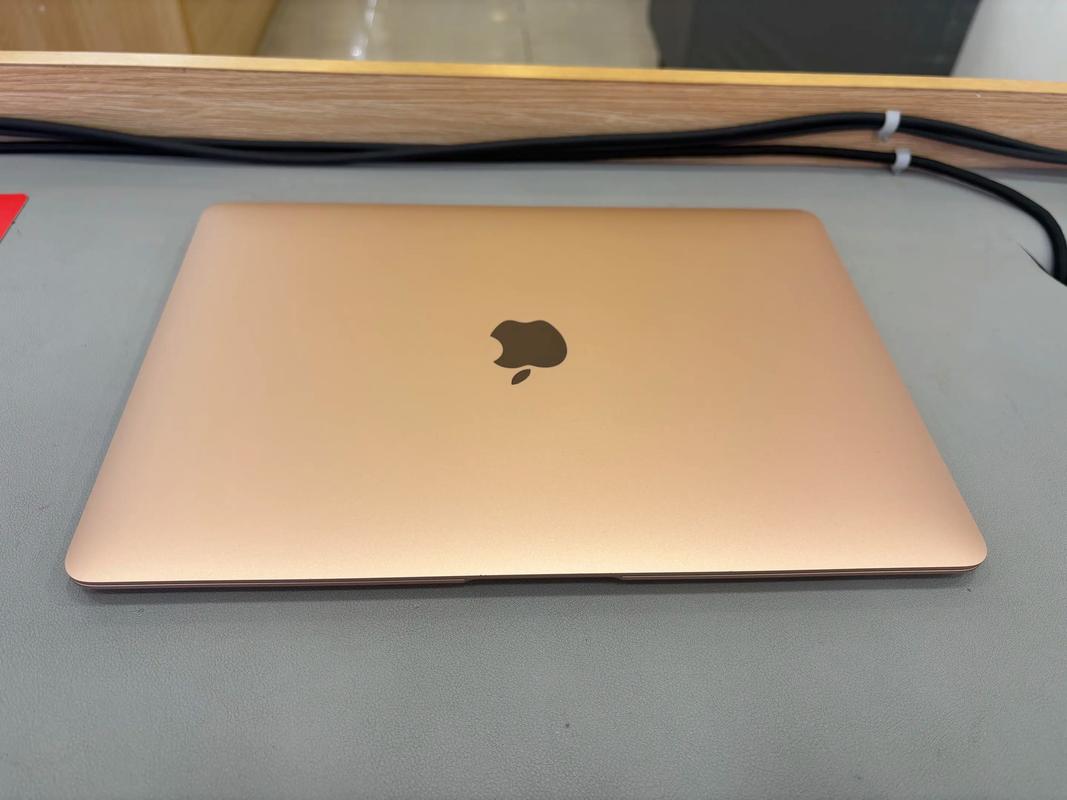 苹果 MacBook – 轻薄性能笔记本_百科资料