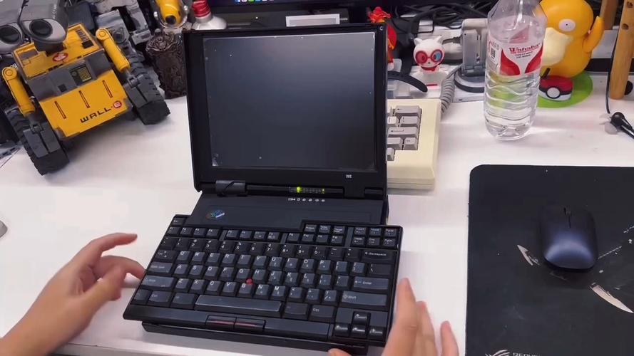 IBM ThinkPad 701 - 经典蝶翼键盘笔记本_百科资料-5 IBM ThinkPad 701 - 经典蝶翼键盘笔记本_百科资料-5