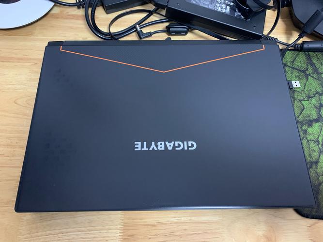 技嘉 AERO 16 XE5 – 设计师高性能创作本_资料手册