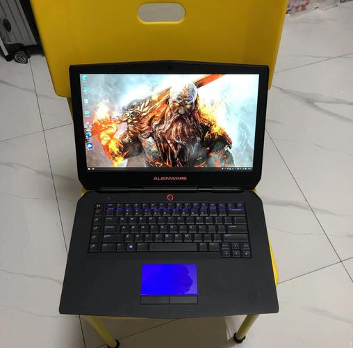 外星人 Alienware 15 - 高性能游戏笔记本_百科资料-1