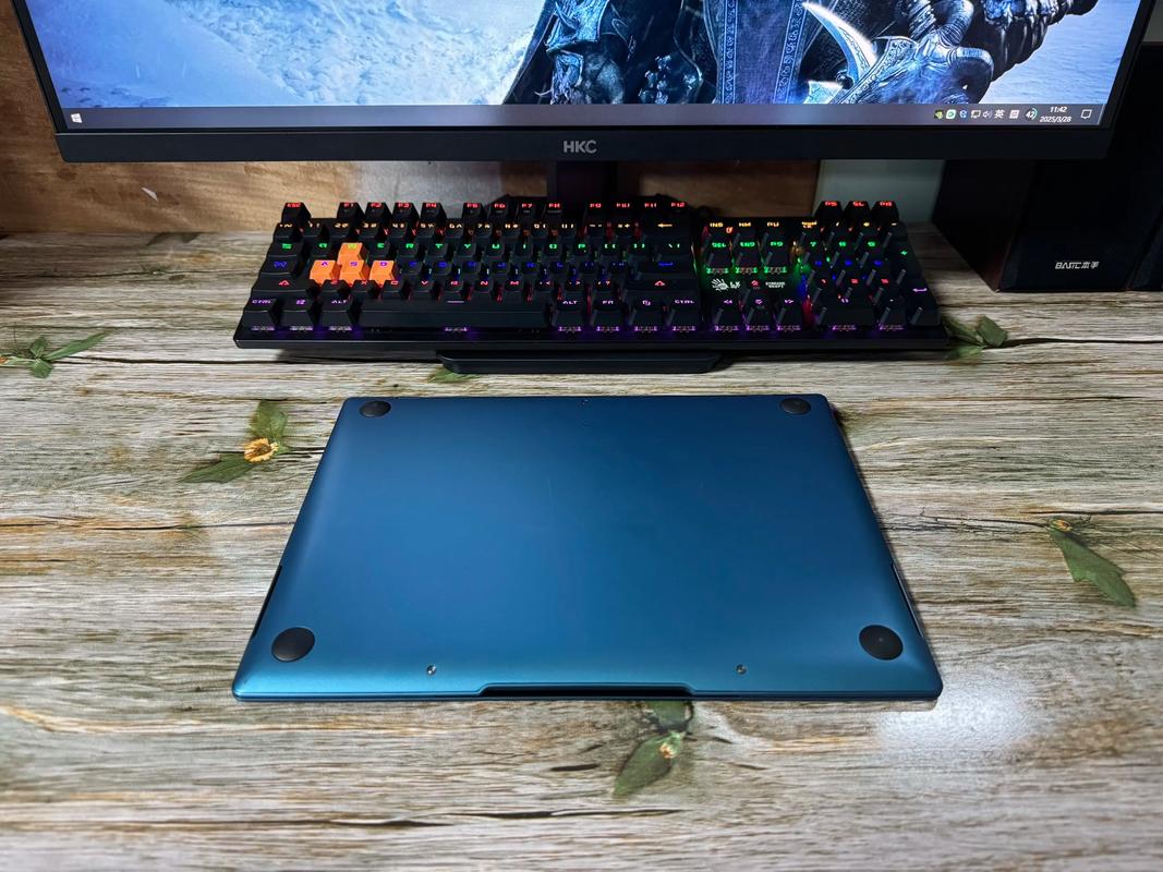 华为（Huawei）MateBook X - 超轻薄商务笔记本_百科资料-5