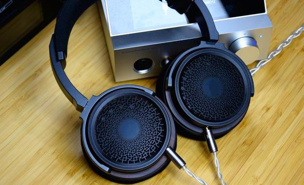 Eluktronics HYDROC G1 - 水冷散热游戏本_资料库-3